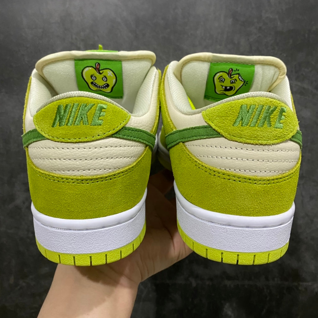 Nike SB Dunk Low "Green Apple"