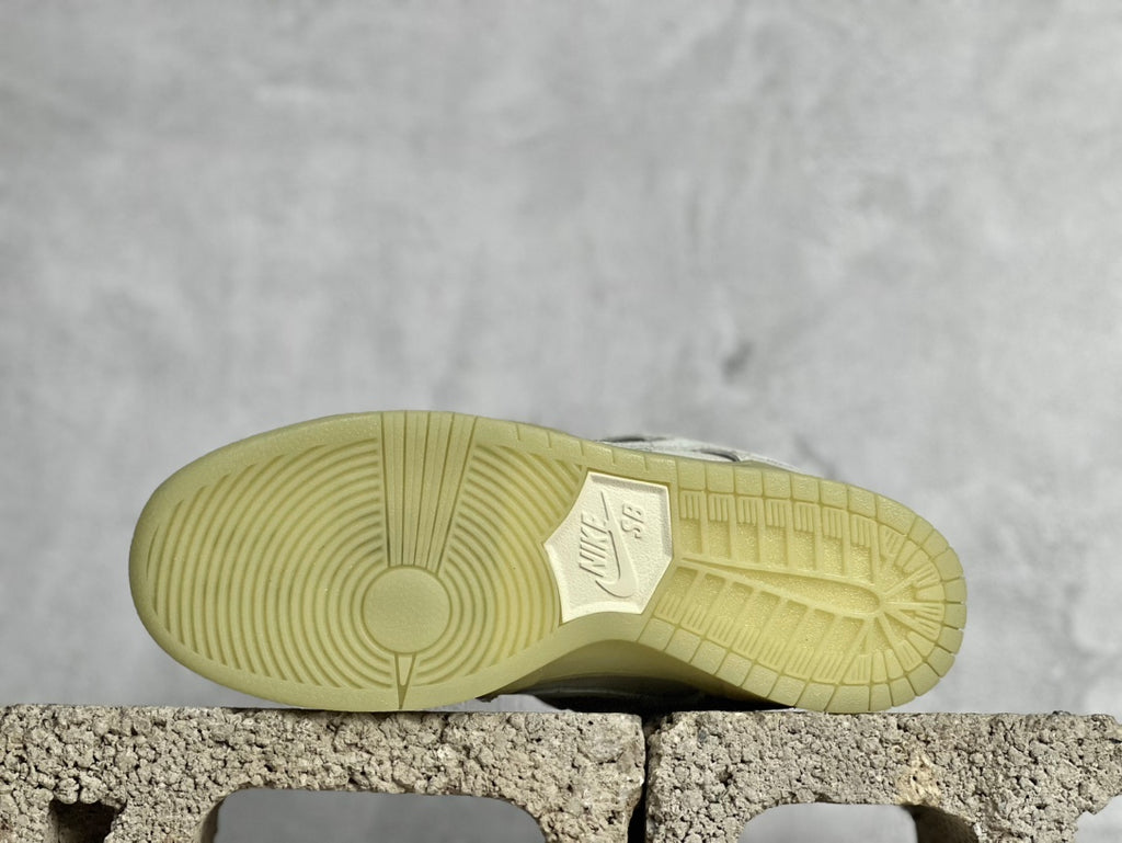 Nike SB Dunk Low "Mummy"