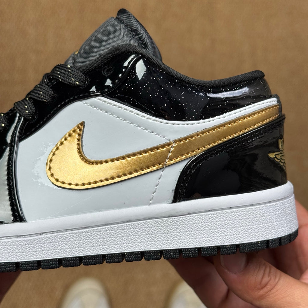 Air Jordan 1 Low "Black Metallic Gold"