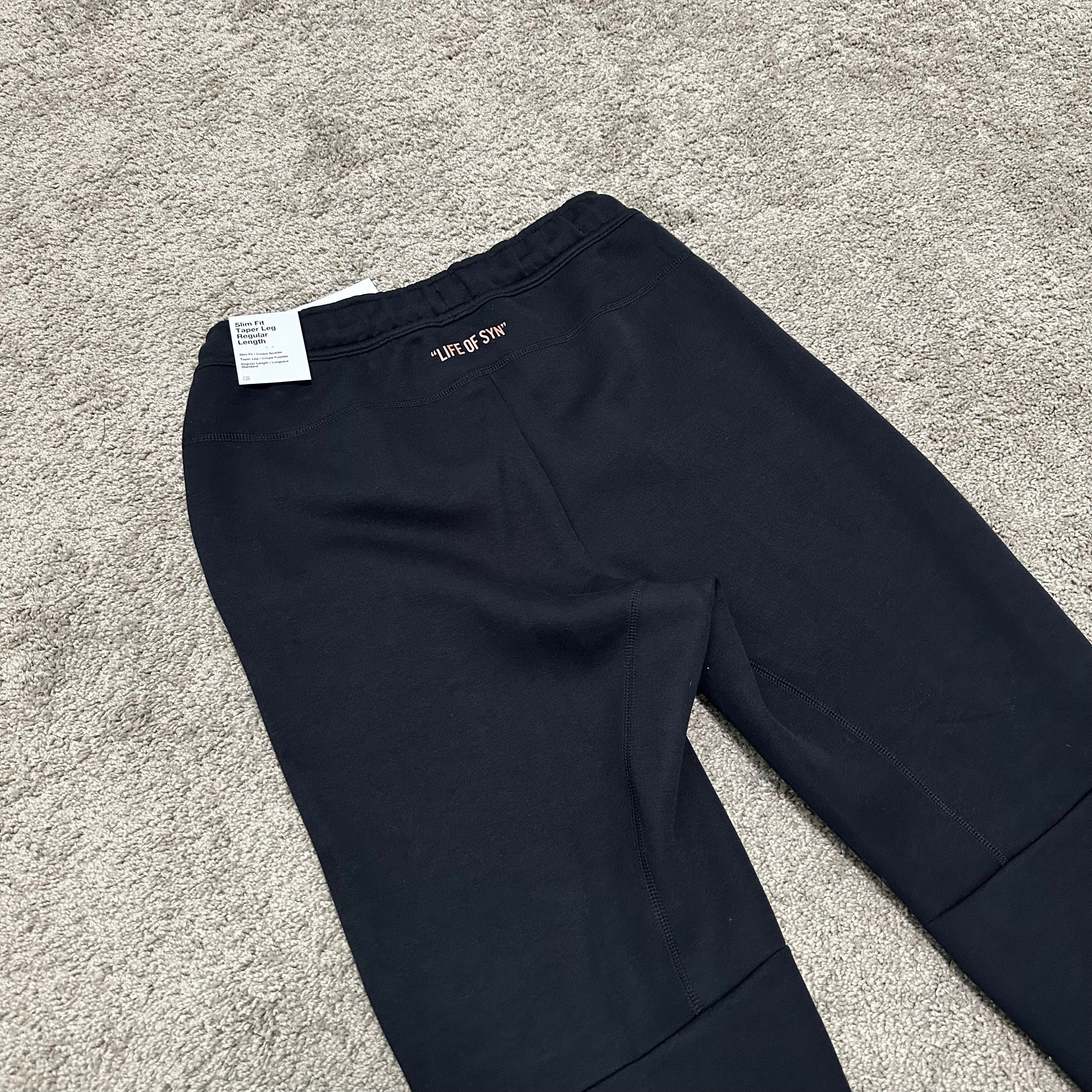 Tech Fleece Syna World x Nike