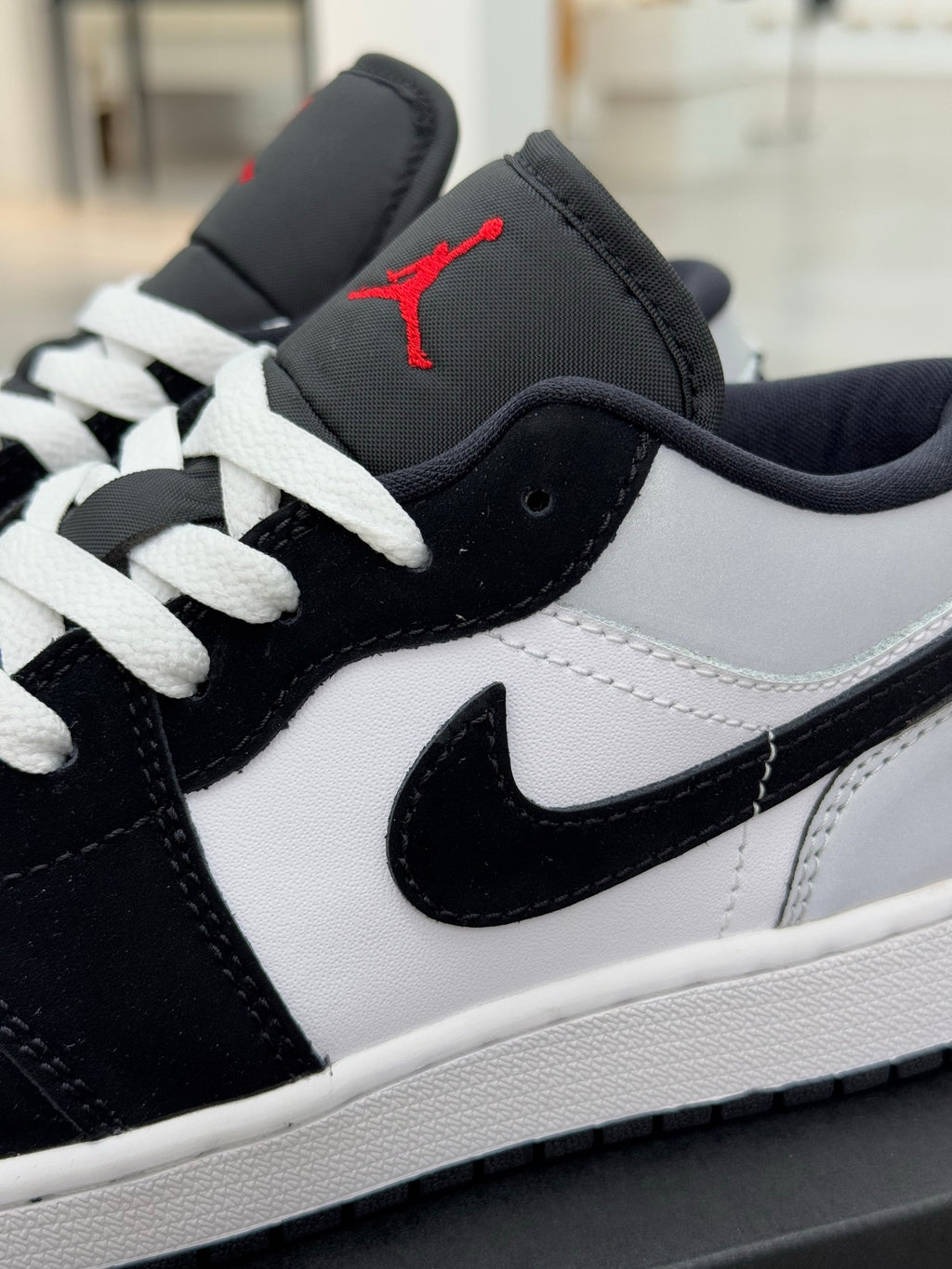 Air Jordan 1 Low SE "Light Smoke Grey"