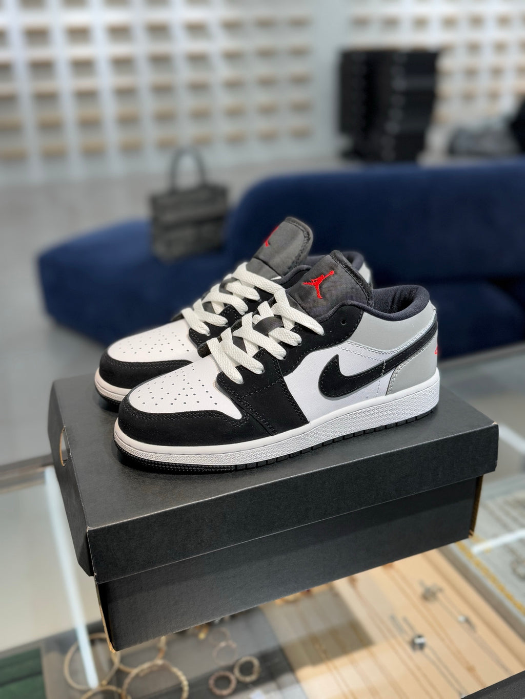 Air Jordan 1 Low SE "Light Smoke Grey"