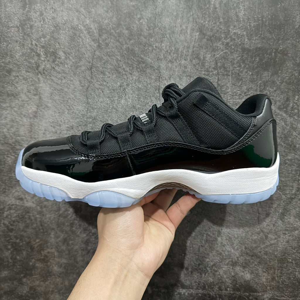Air Jordan 11 "Space Jam"