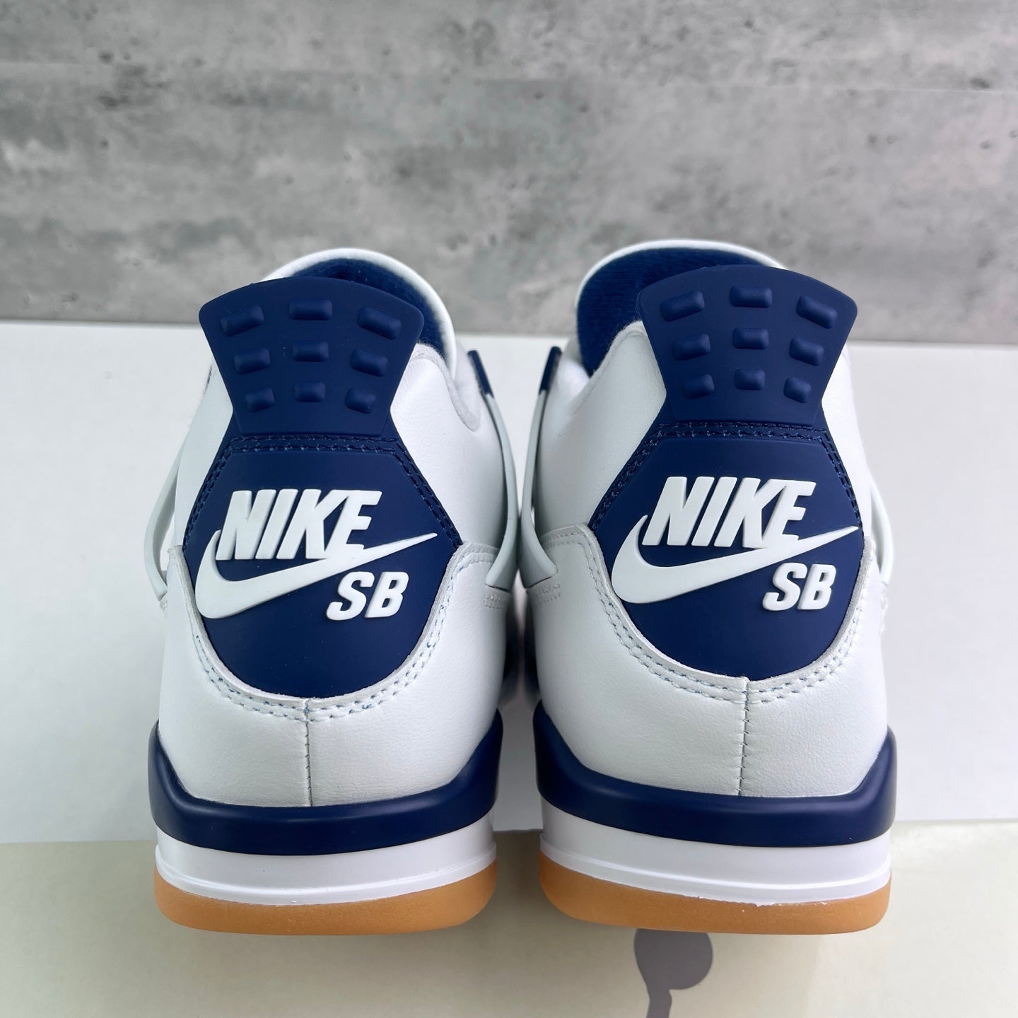 Air Jordan 4 Retro SB "Navy Gum"