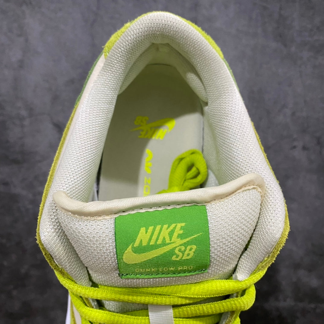 Nike SB Dunk Low "Green Apple"