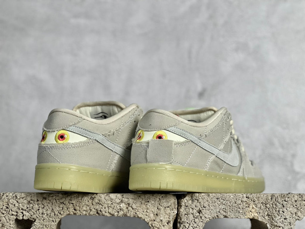 Nike SB Dunk Low "Mummy"