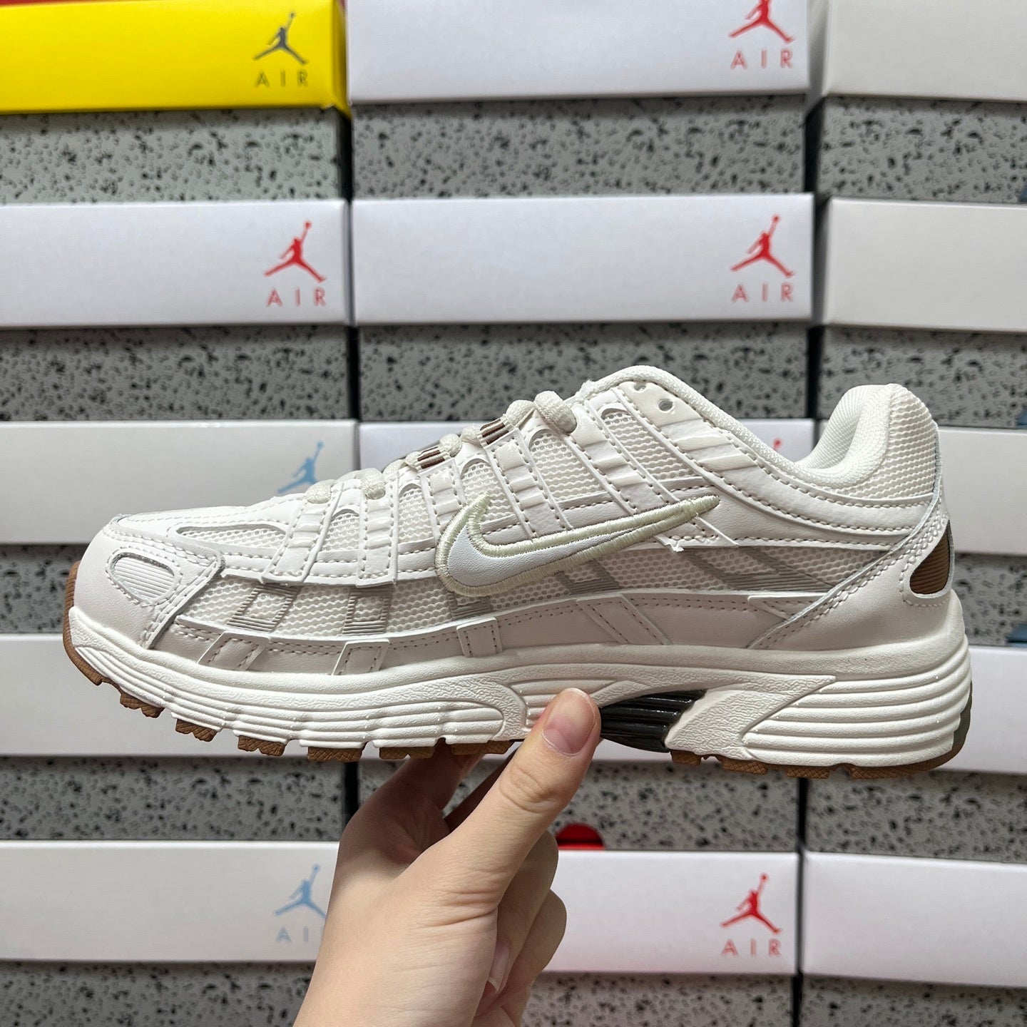 Nike P-6000 "Off-White e Goma"