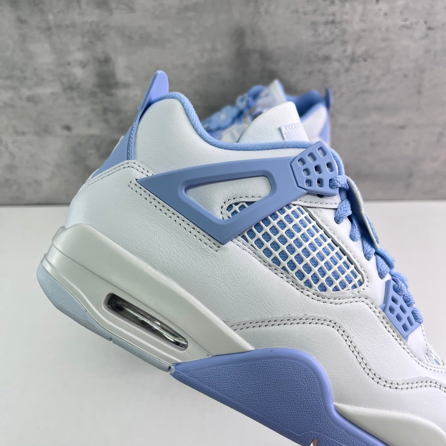 Air Jordan 4 "Forget Me Not"