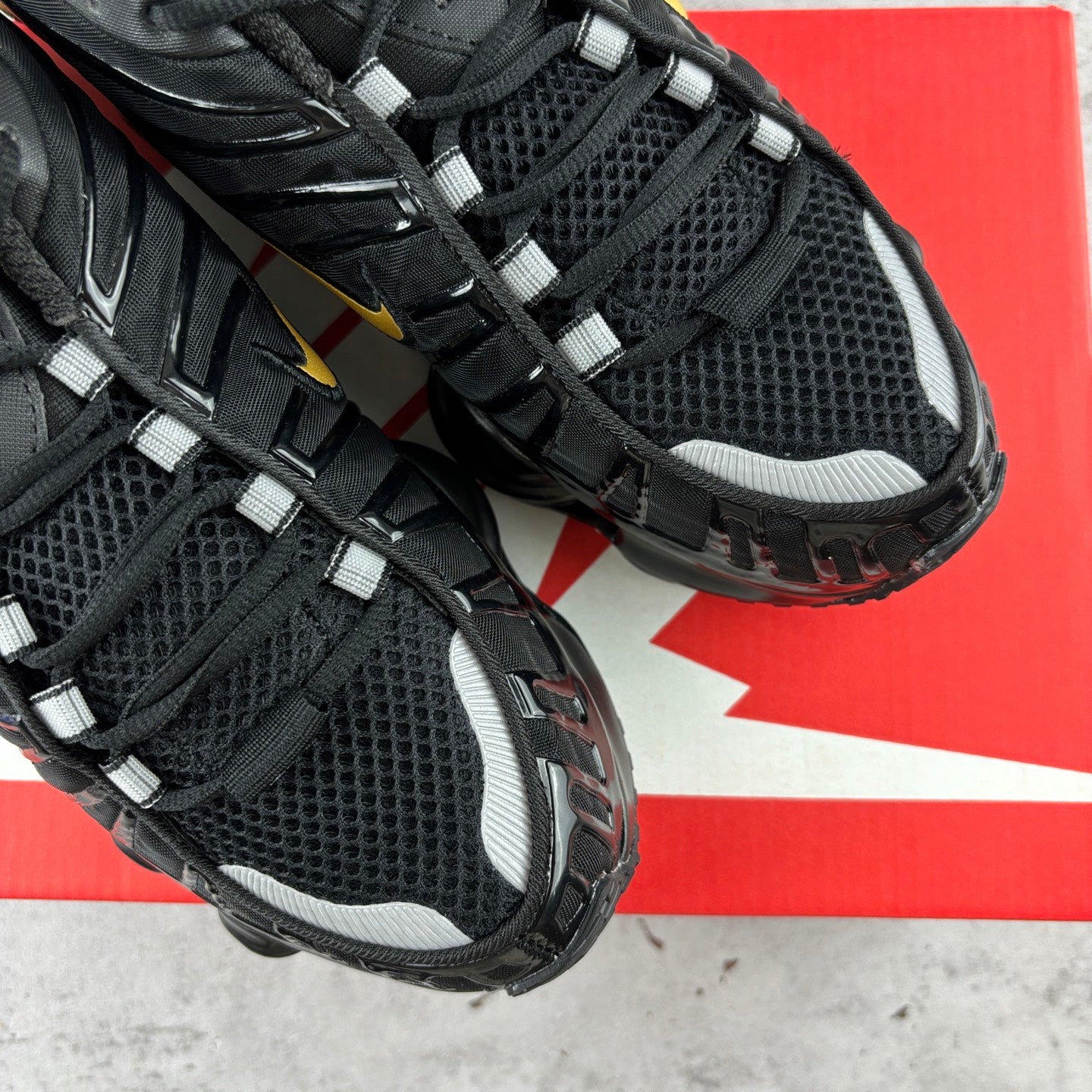 Nike Shox TL "Black/Metallic Gold"