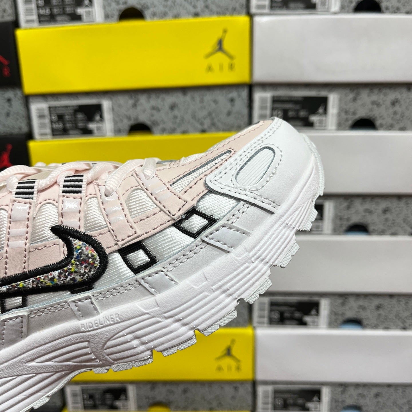 Nike P-6000 "Rosa Pastel e Swoosh Confetti"