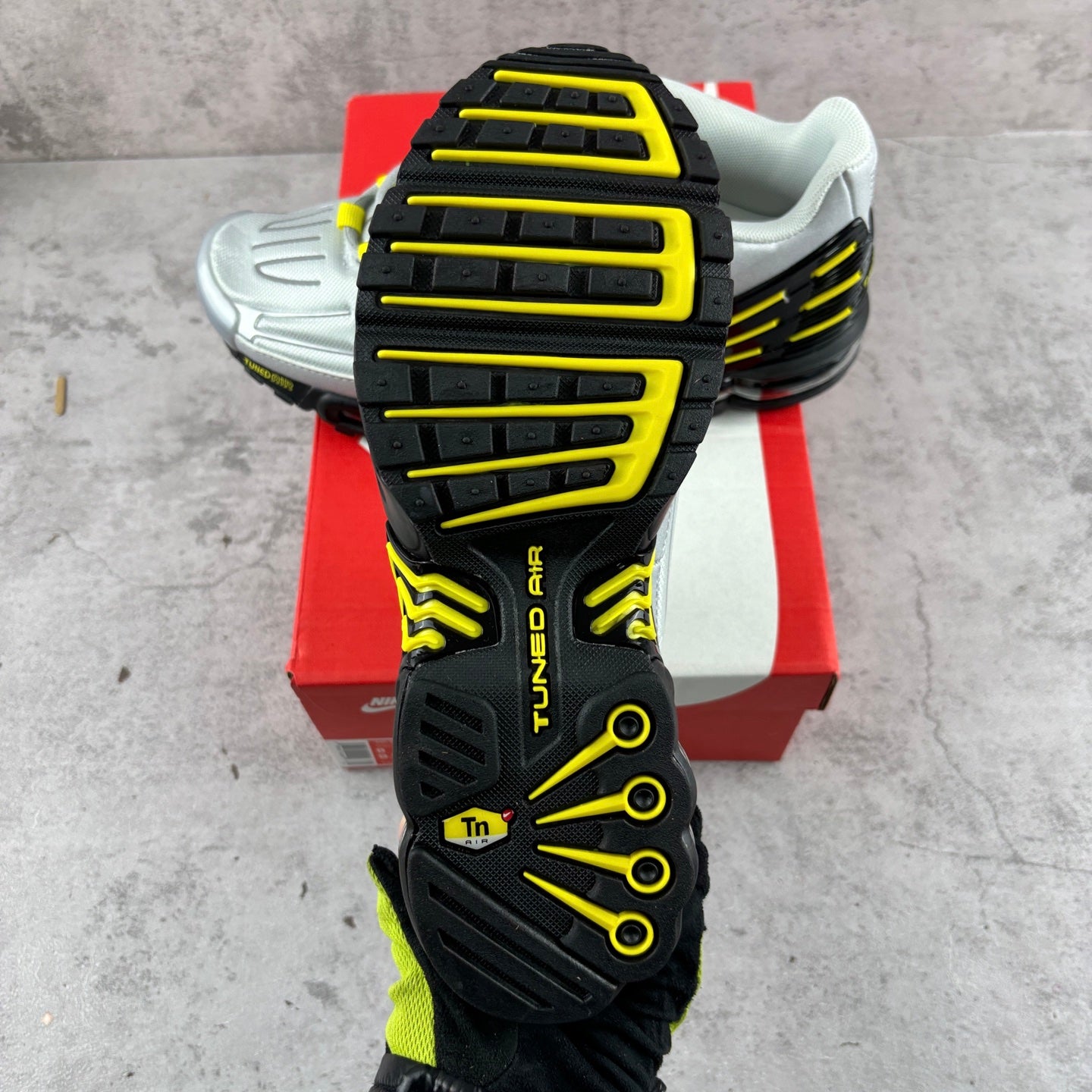 Air Max Plus 3 "White/Metallic Silver/Red"