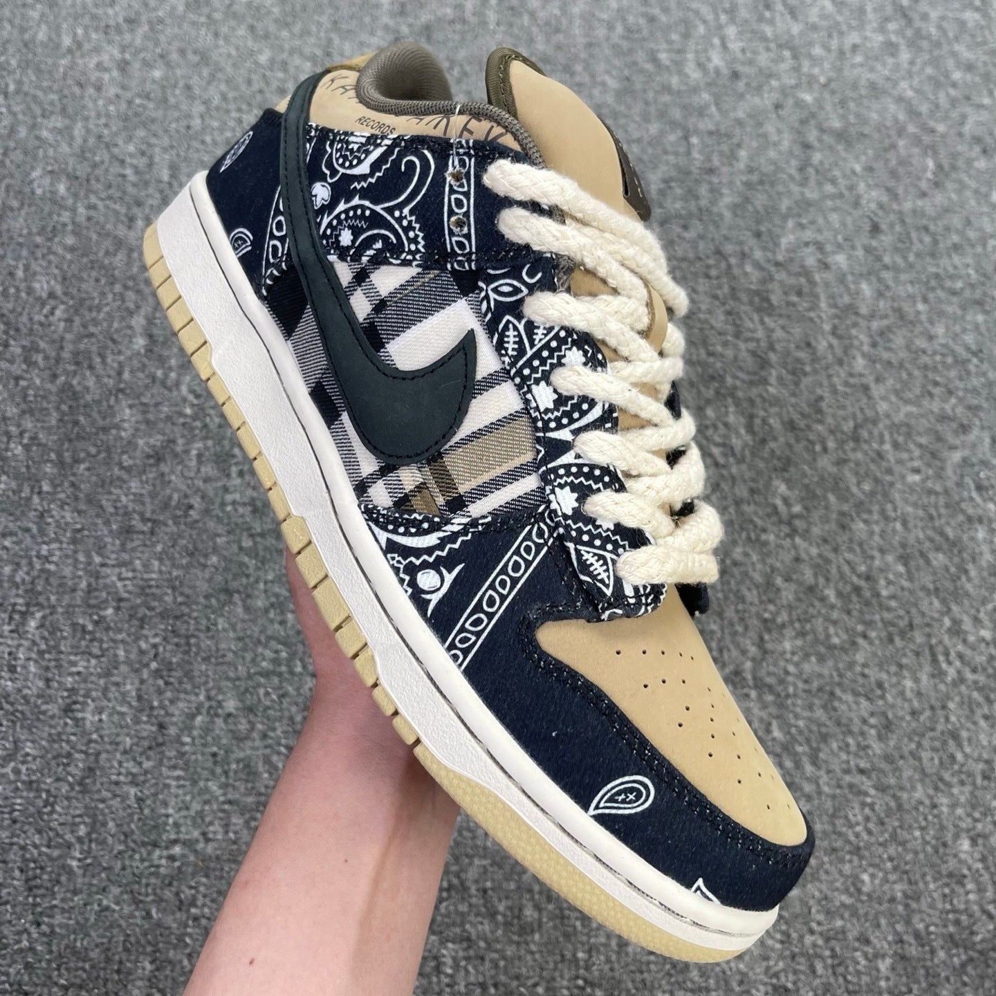 Nike SB Dunk Low x Travis Scott "Paisley Bandana"