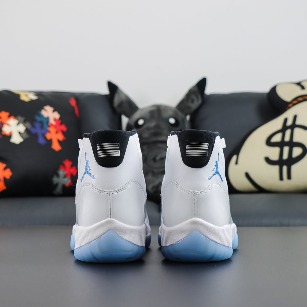 Air Jordan 11 "Legend Blue"