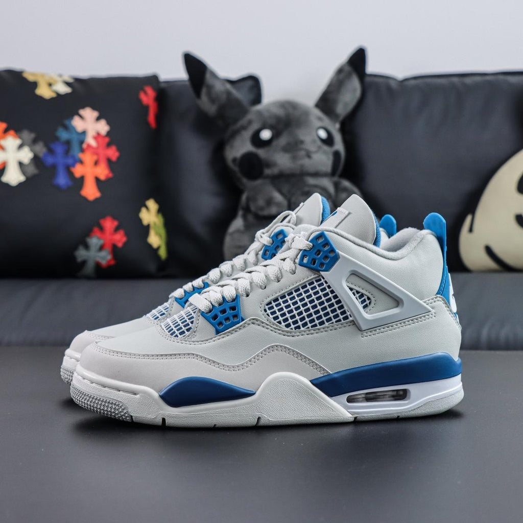 Air Jordan 4 "Military Blue"