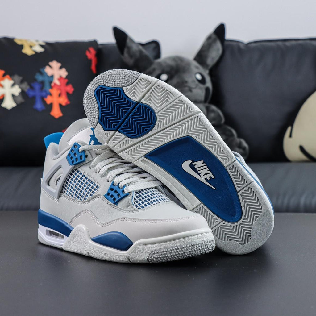 Air Jordan 4 "Military Blue"