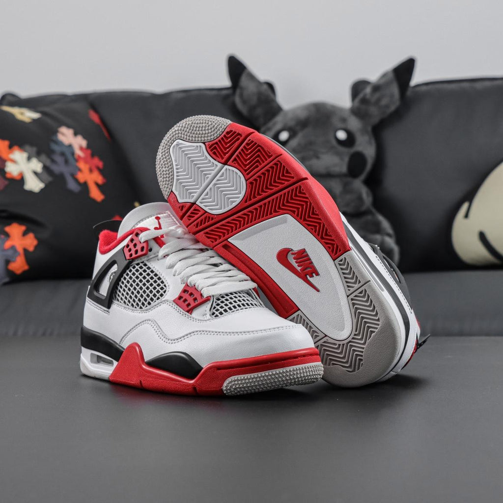Air Jordan 4 "Fire Red"