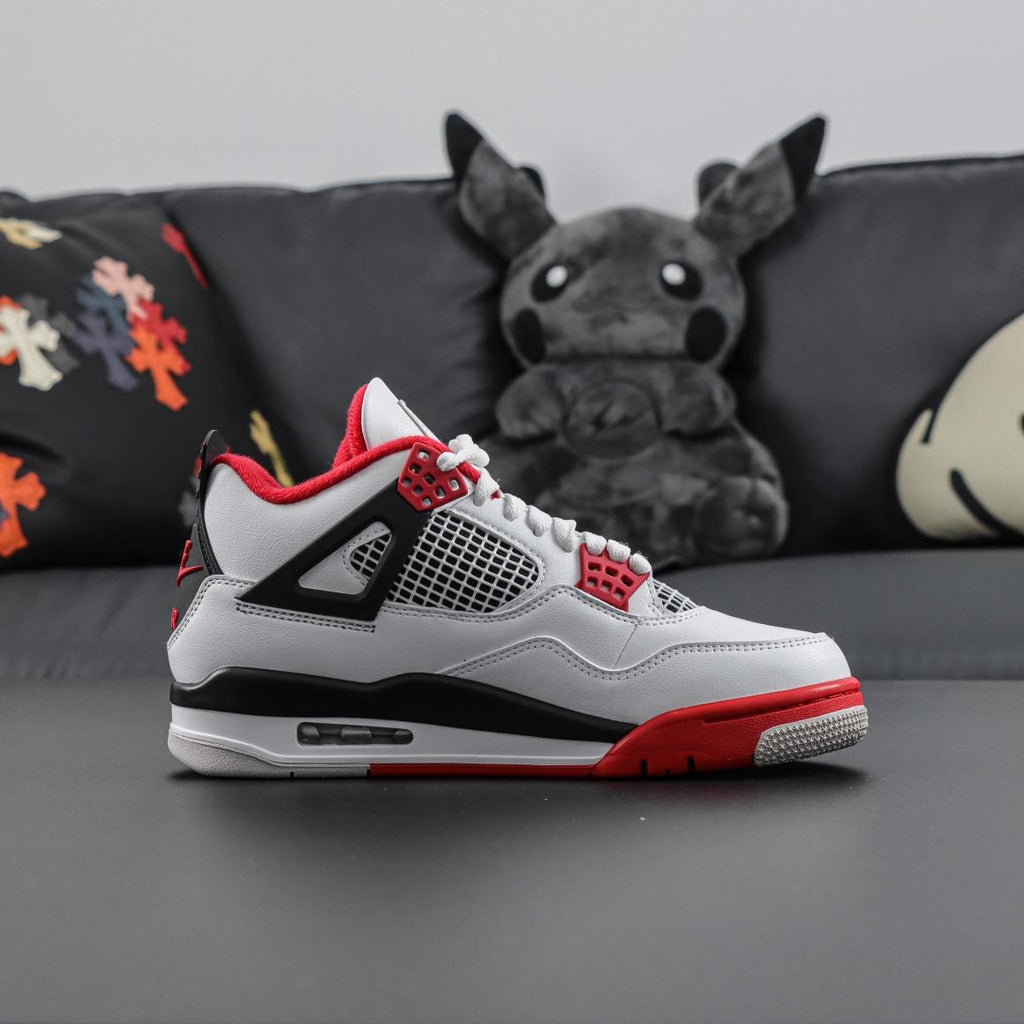 Air Jordan 4 "Fire Red"