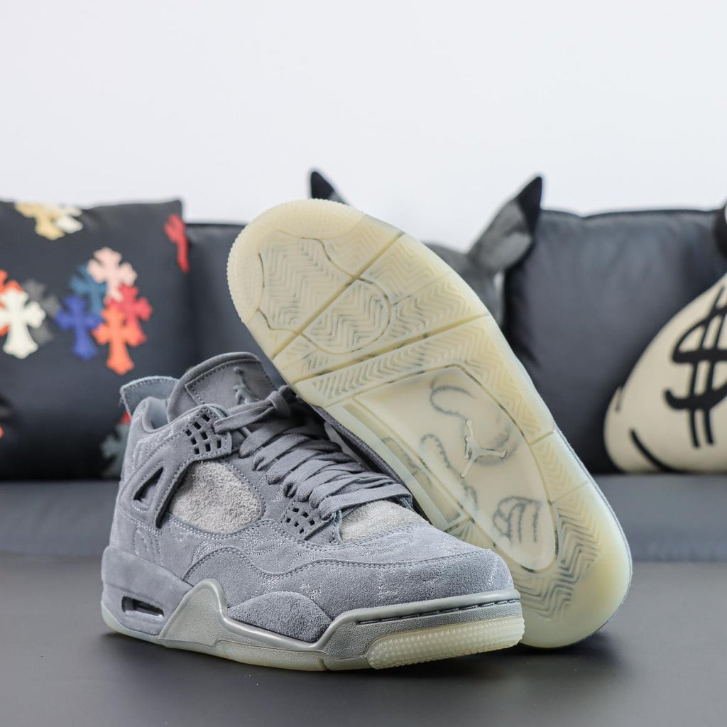 Air Jordan 4 "KAWS"