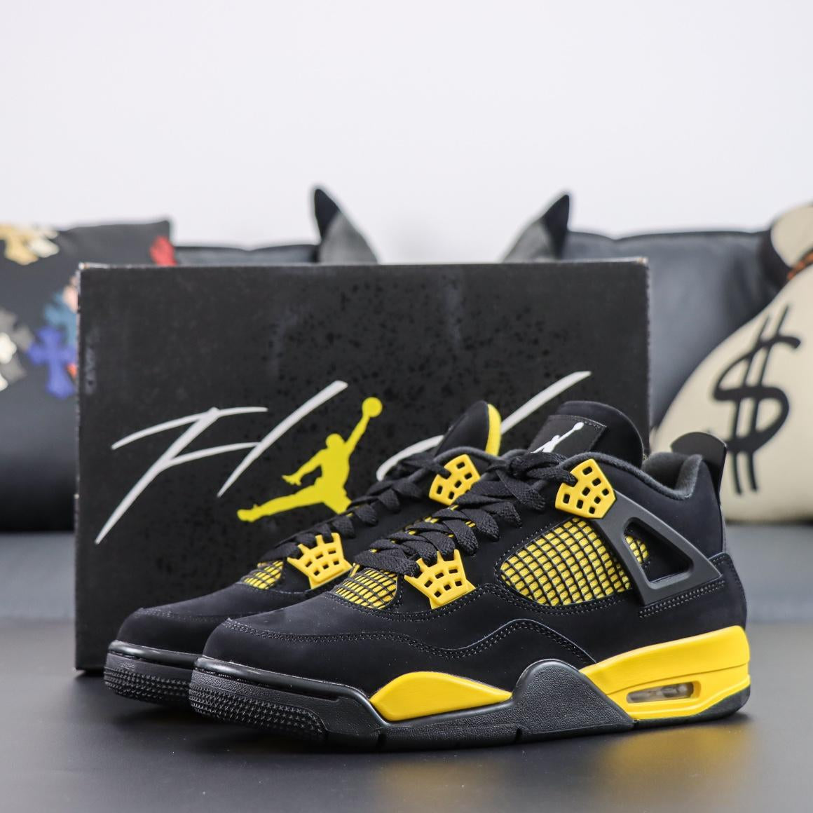 Air Jordan 4 Retro "Yellow Thunder"