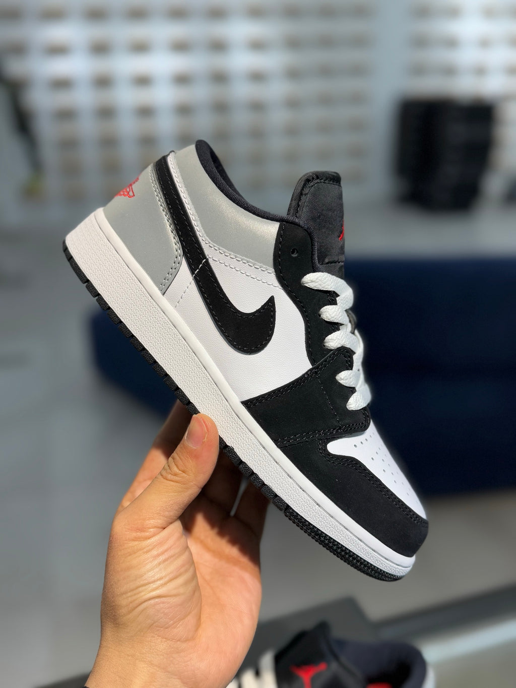 Air Jordan 1 Low SE "Light Smoke Grey"