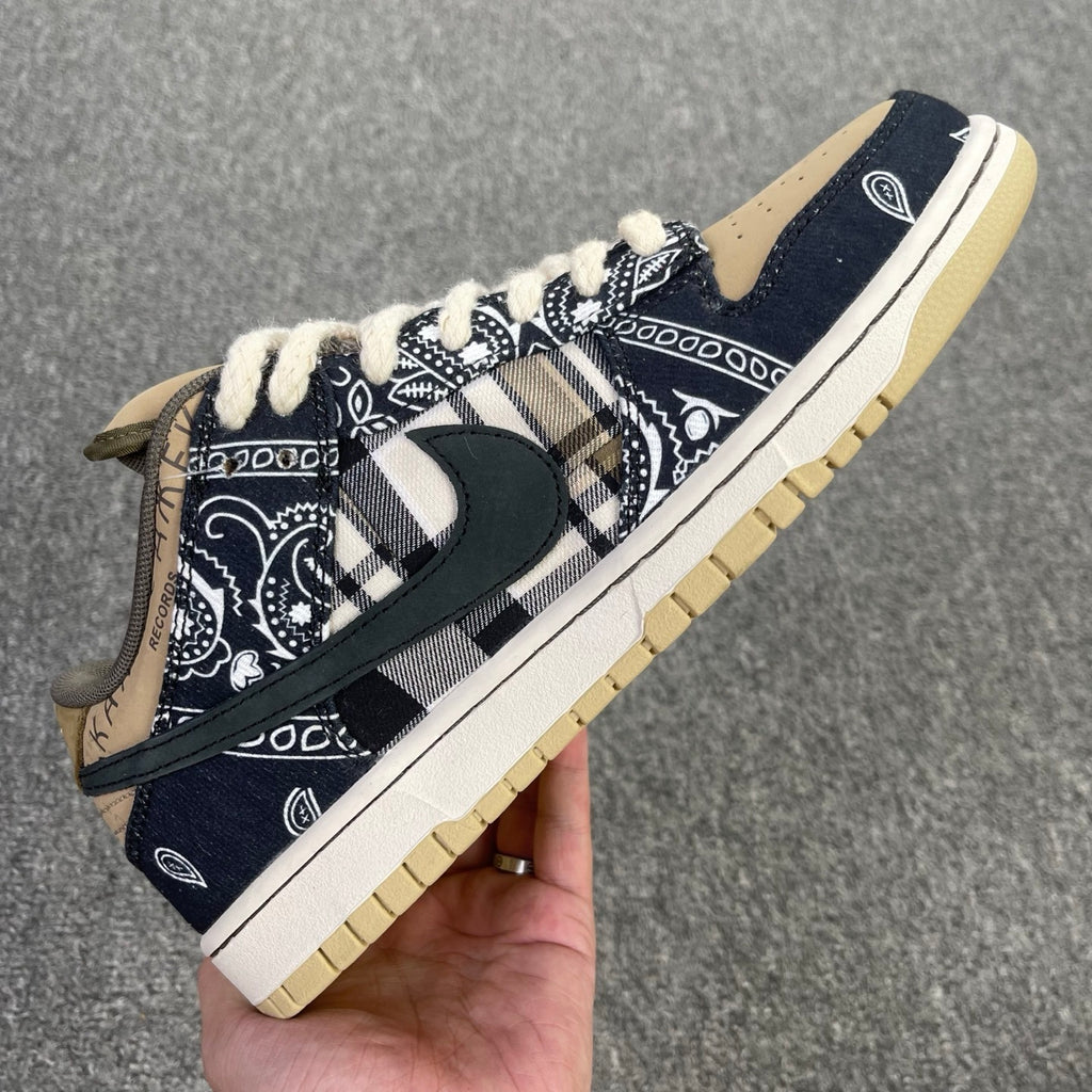 Nike SB Dunk Low x Travis Scott "Paisley Bandana"