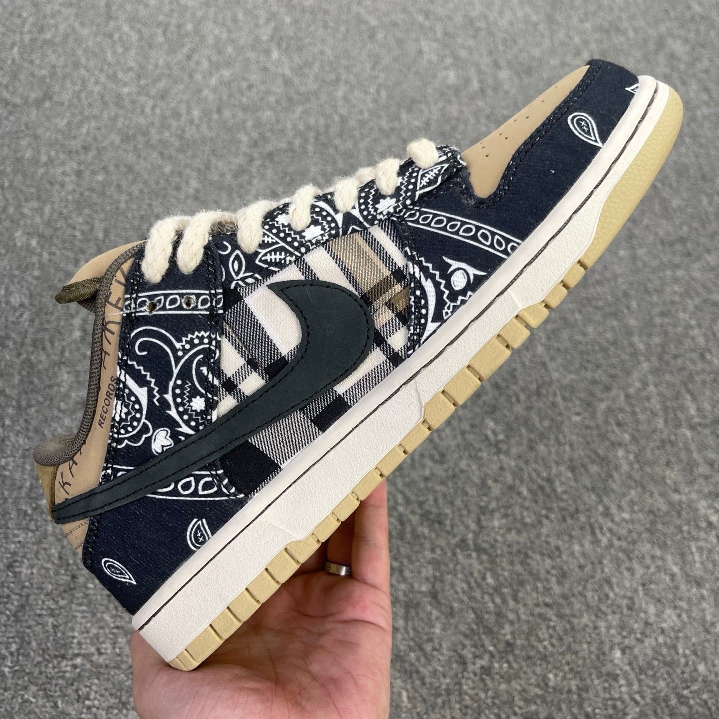 Nike SB Dunk Low x Travis Scott "Paisley Bandana"