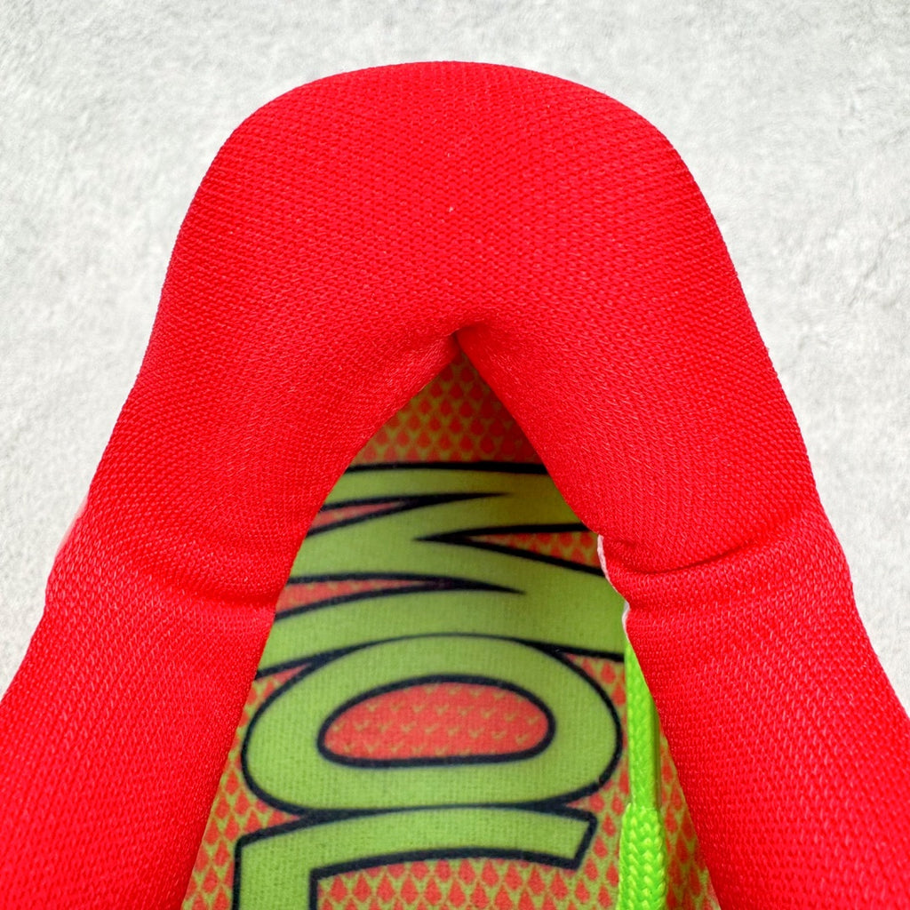 Kobe 6 Protro "Reverse Grinch"