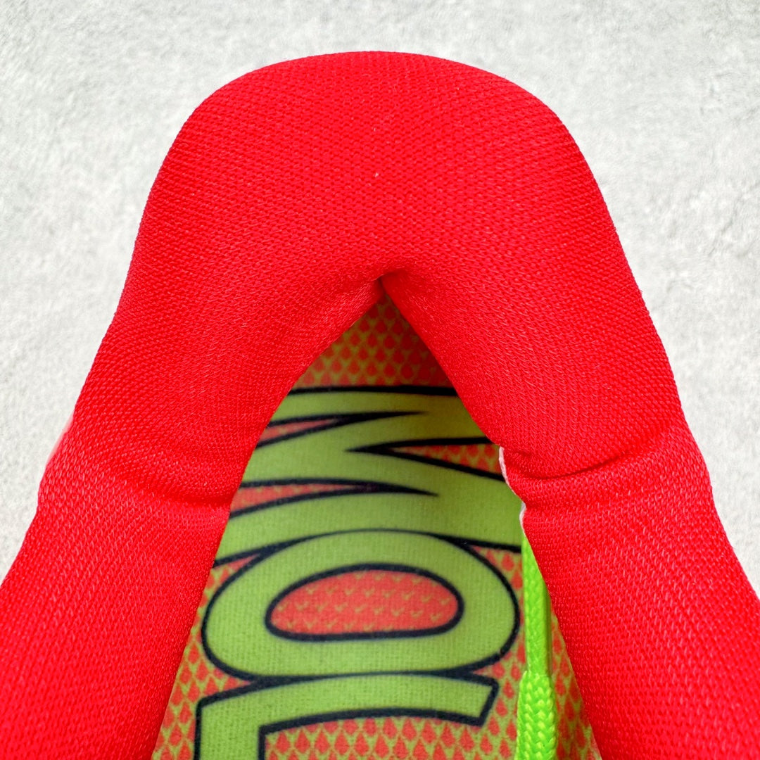 Kobe 6 Protro "Reverse Grinch"