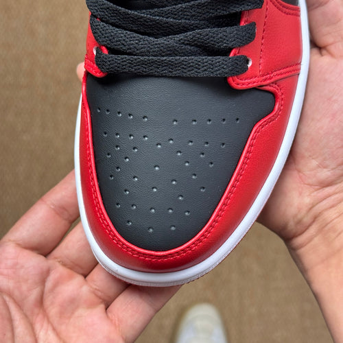 Air Jordan 1 Low "Bred"