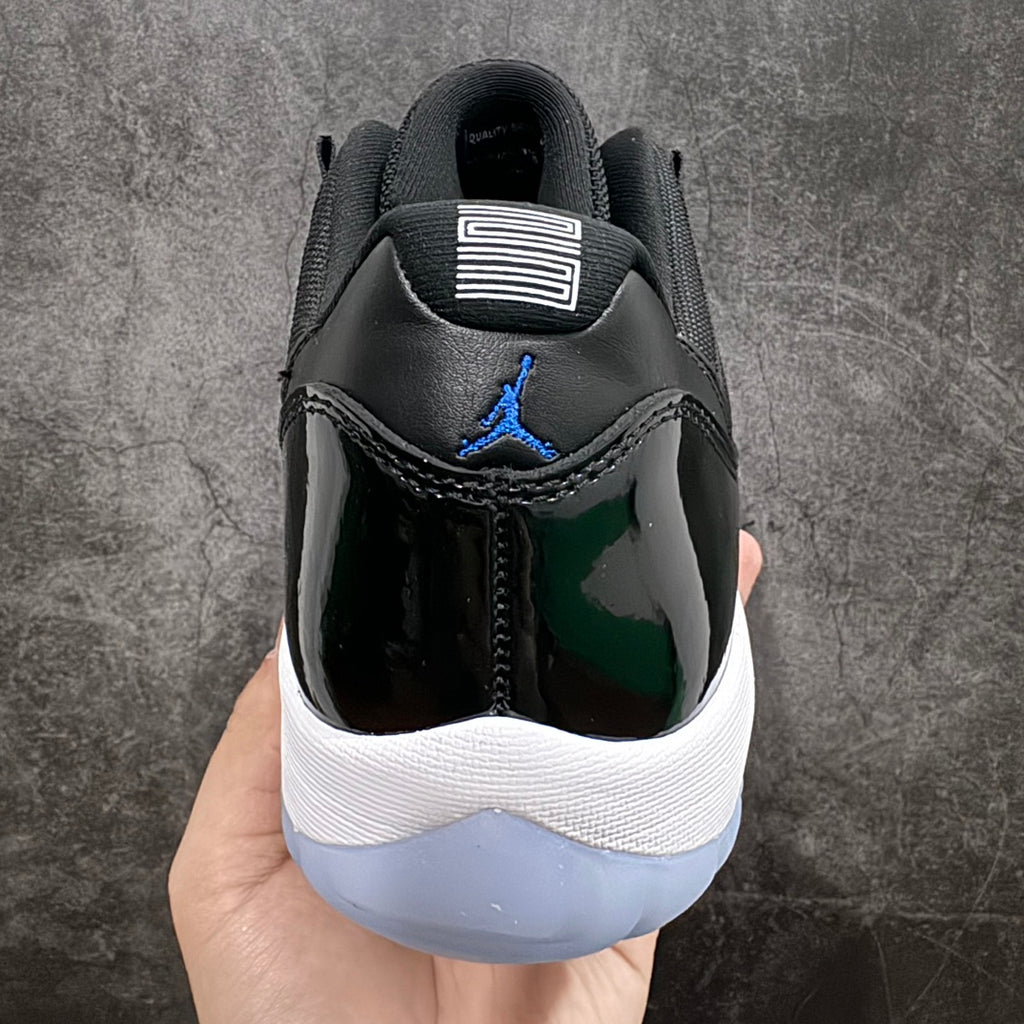 Air Jordan 11 Low "Space Jam"