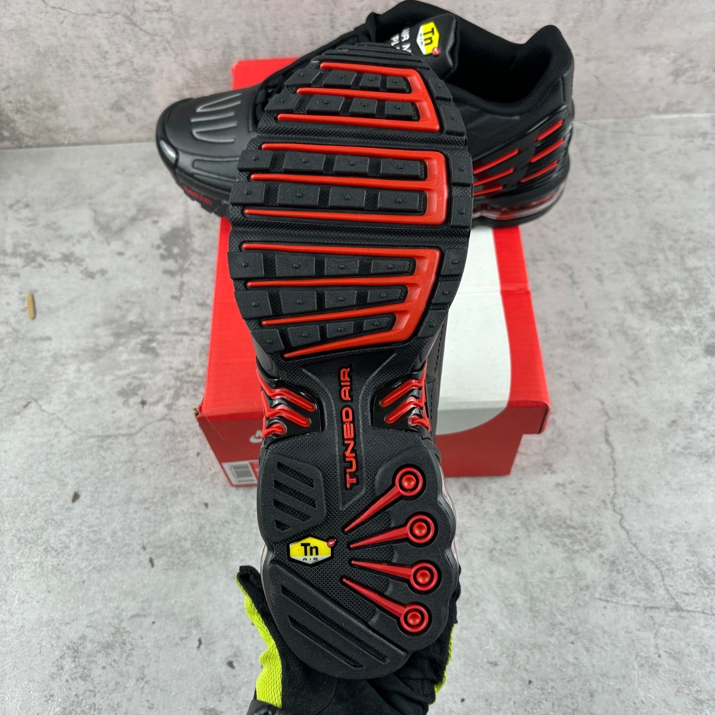 Nike Air Max Plus 3 "Black/Red"