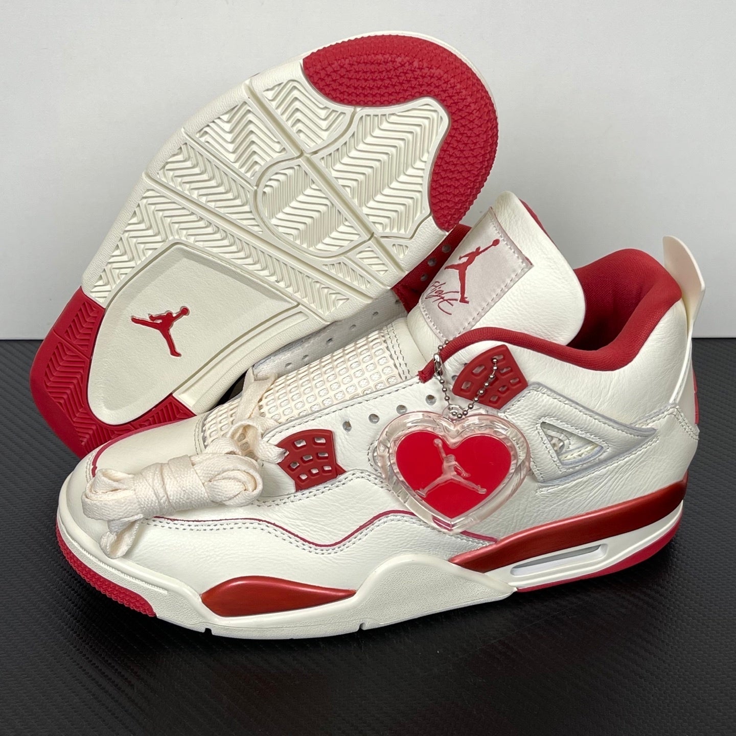 Air Jordan 4 "Valentine's Day" (2026)