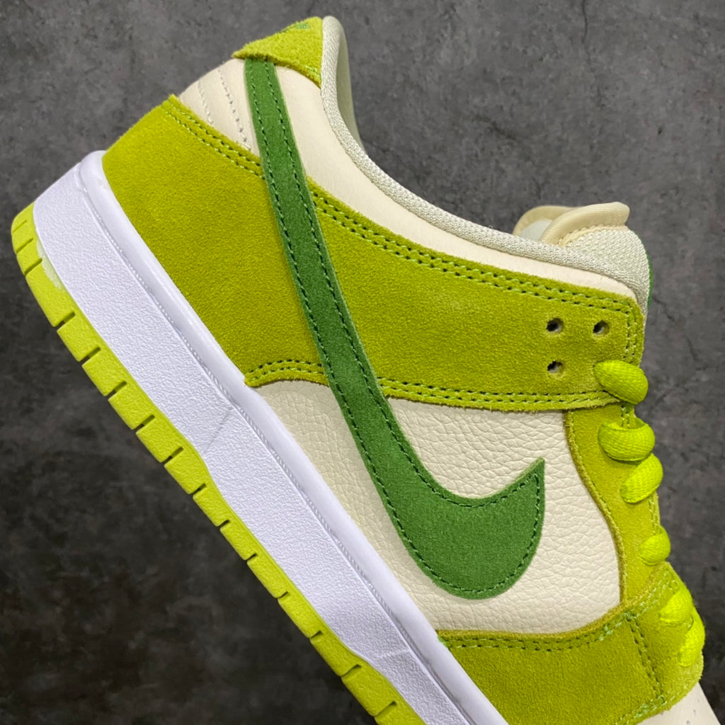 Nike SB Dunk Low "Green Apple"