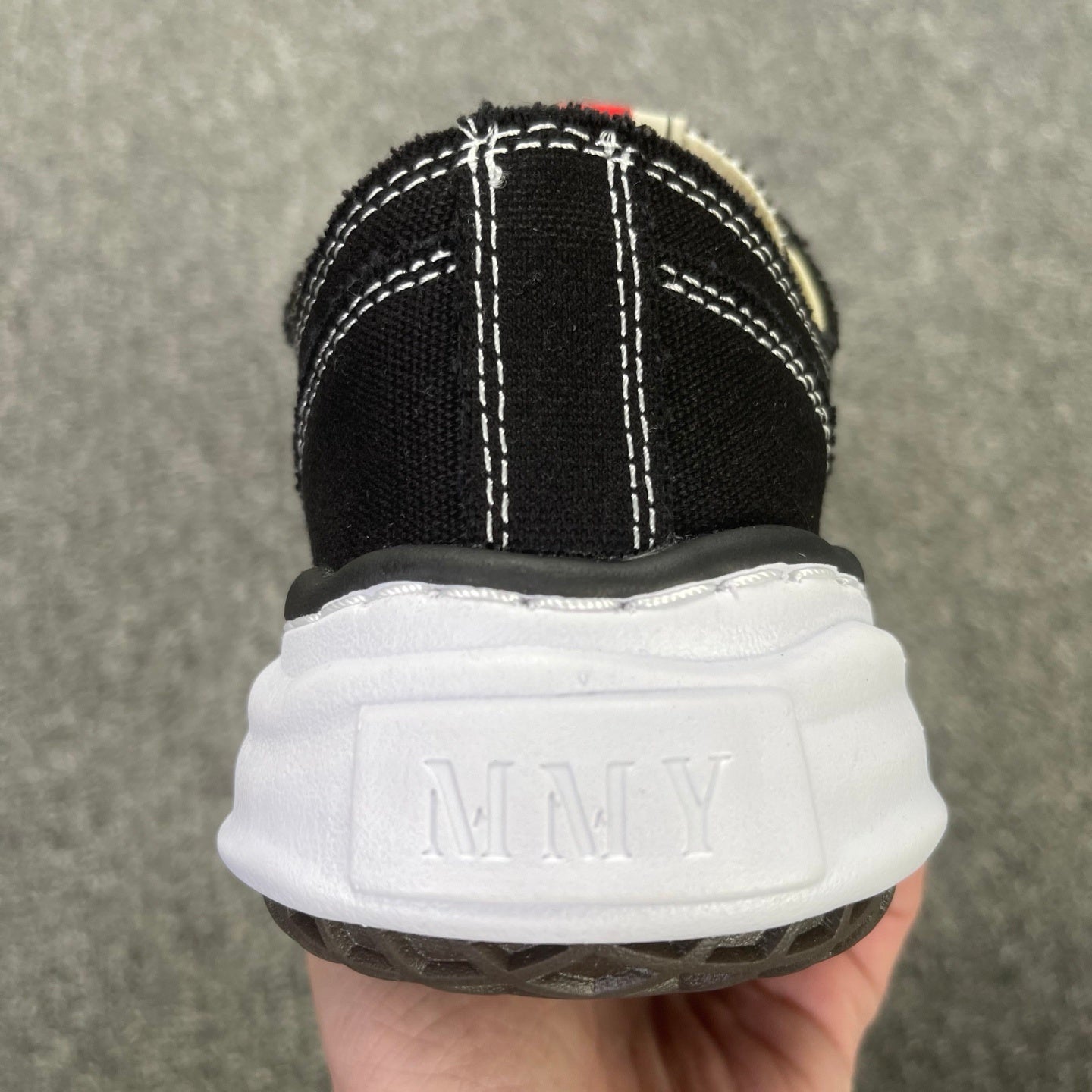 MIHARA YASUHIRO "Black/White Clássico"