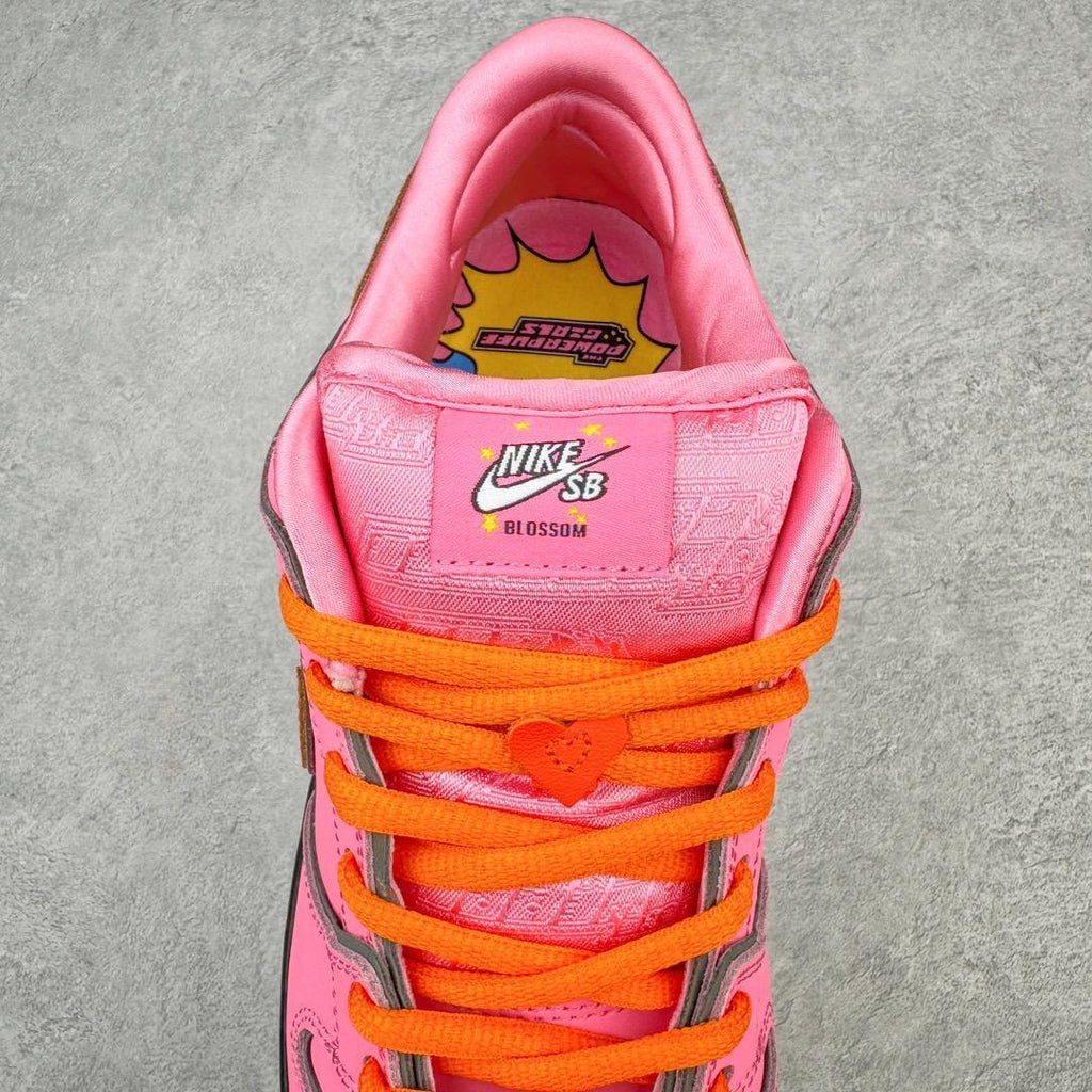 Nike SB Dunk Low x The Powerpuff Girls "Blossom"