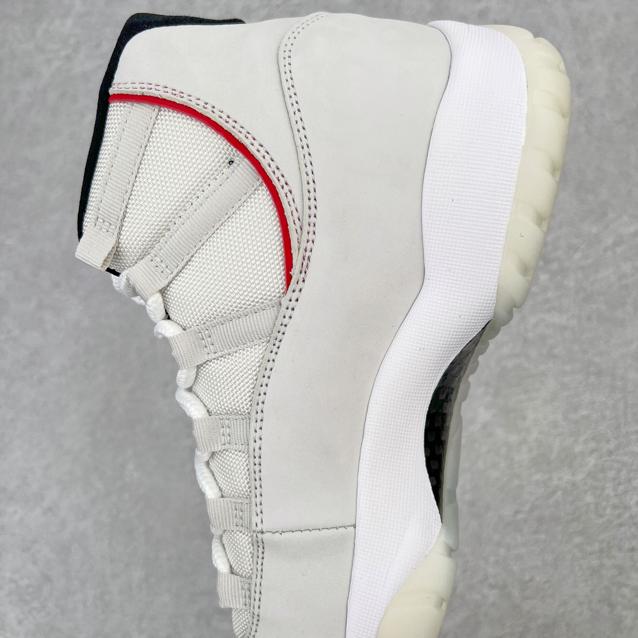 Air Jordan 11 "Platinum Tint"