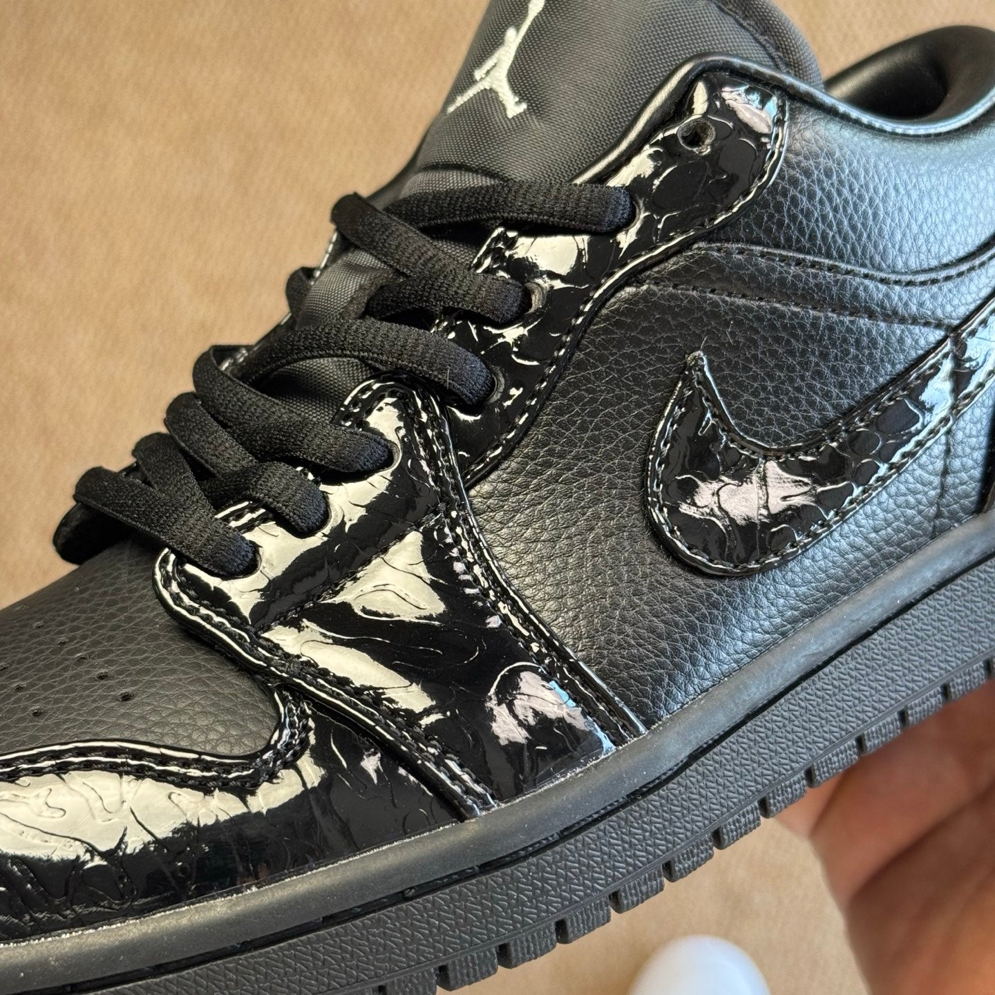 Air Jordan 1 Low SE "Blackjack"