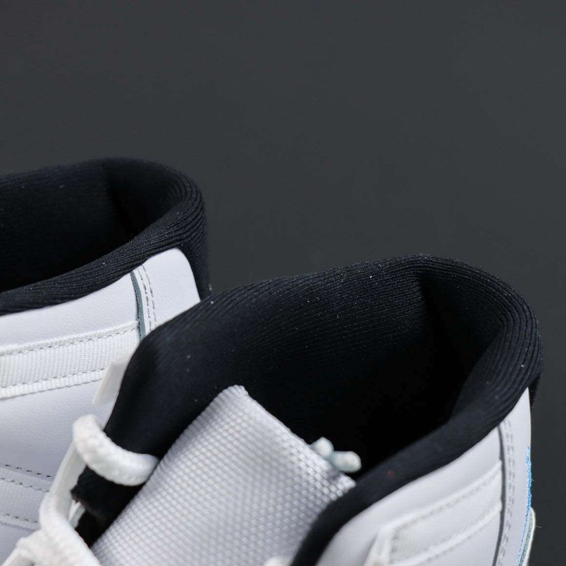 Air Jordan 11 "Legend Blue"