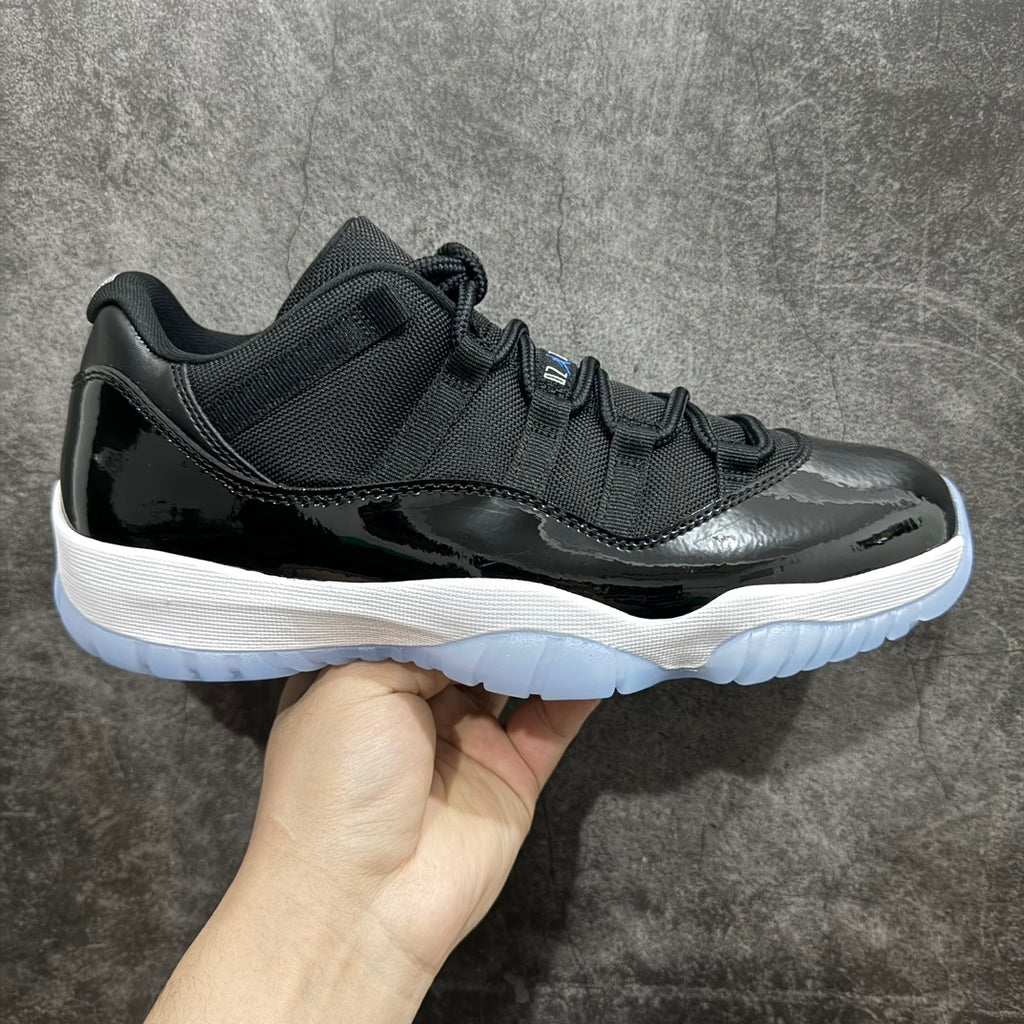 Air Jordan 11 Low "Space Jam"