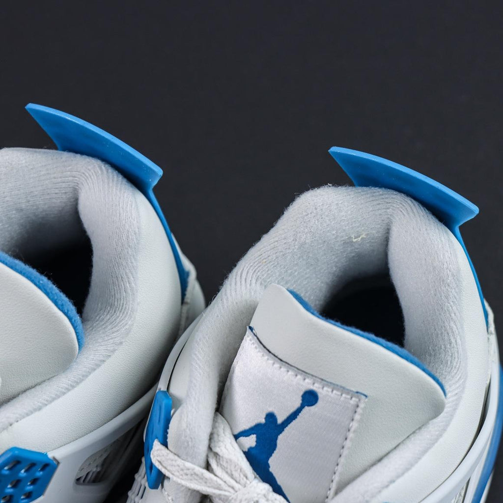 Air Jordan 4 "Military Blue"