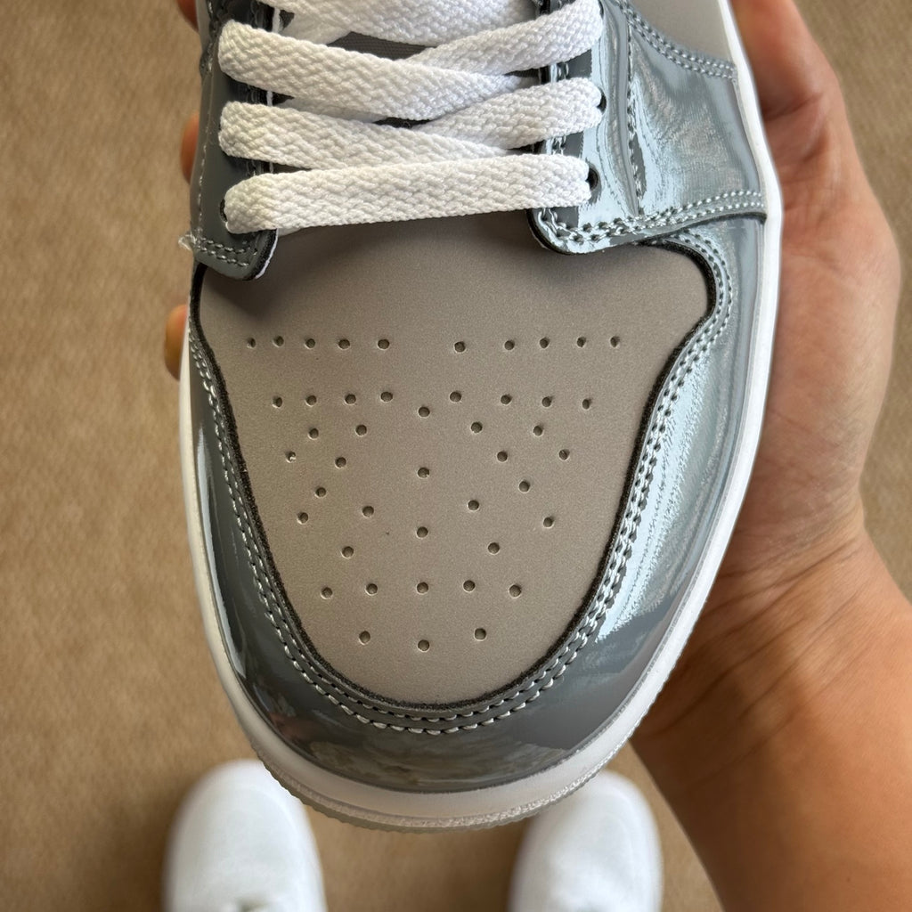 Air Jordan 1 Low SE "Cool Grey"
