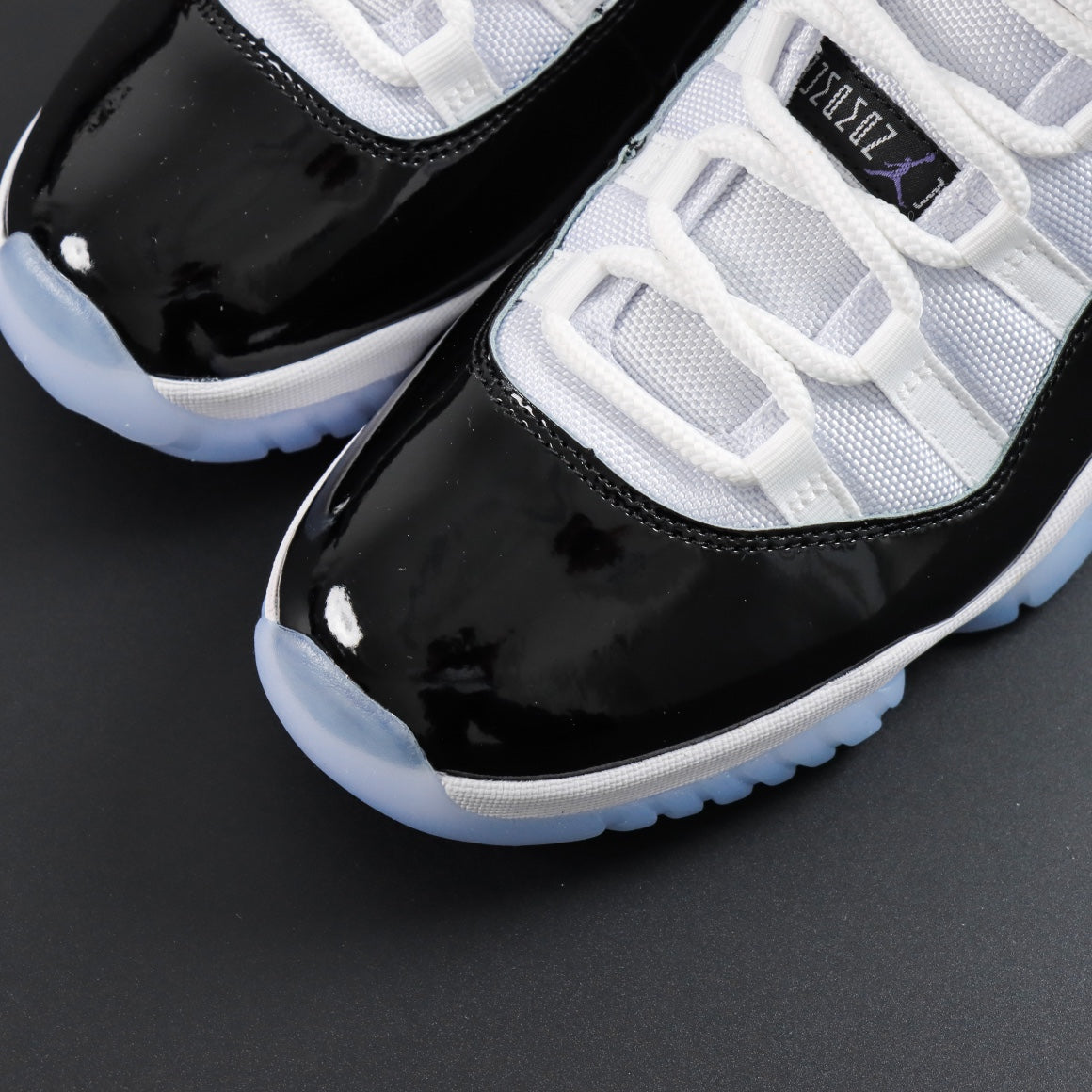 Air Jordan 11 "Concord"
