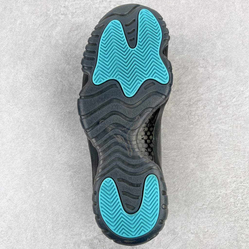 Air Jordan 11 "Cap and Gown"