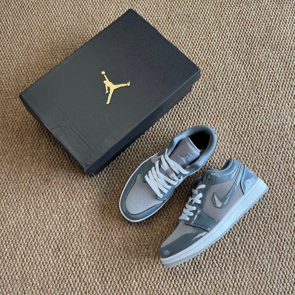 Air Jordan 1 Low SE "Cool Grey"