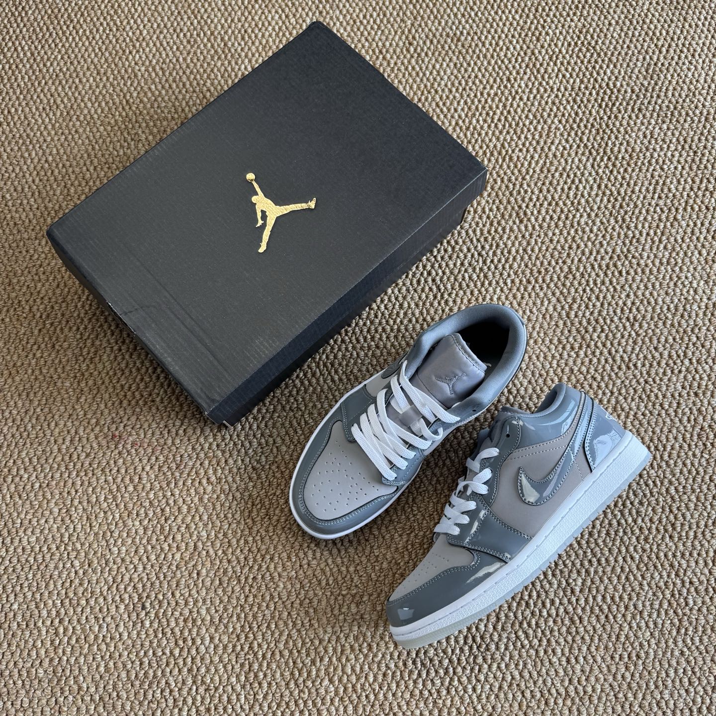 Air Jordan 1 Low SE "Cool Grey"