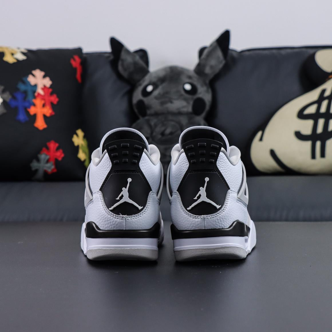Air Jordan 4 "White Oreo"