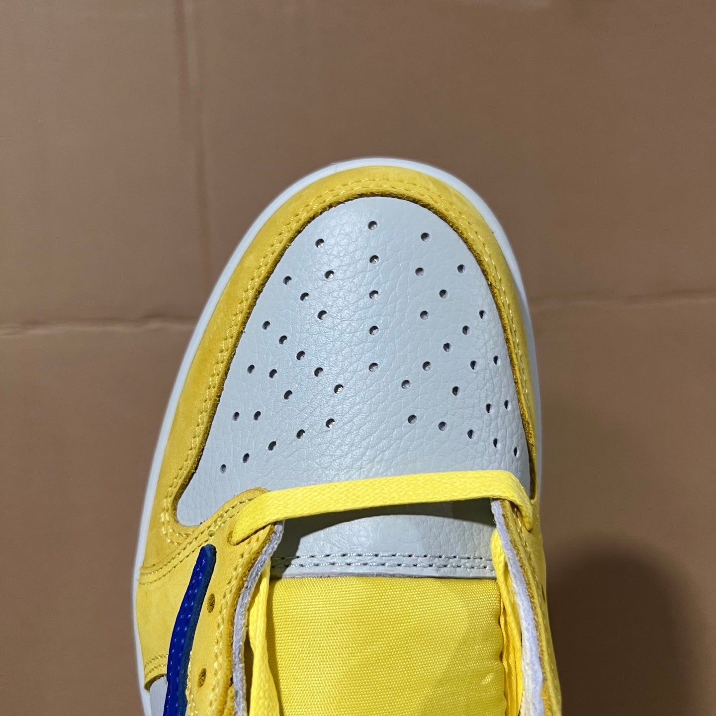 Air Jordan 1 Low OG x Travis Scott "Canary"