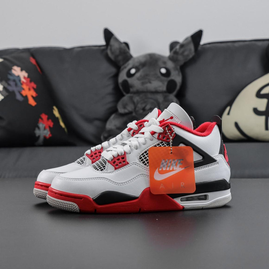 Air Jordan 4 "Fire Red"
