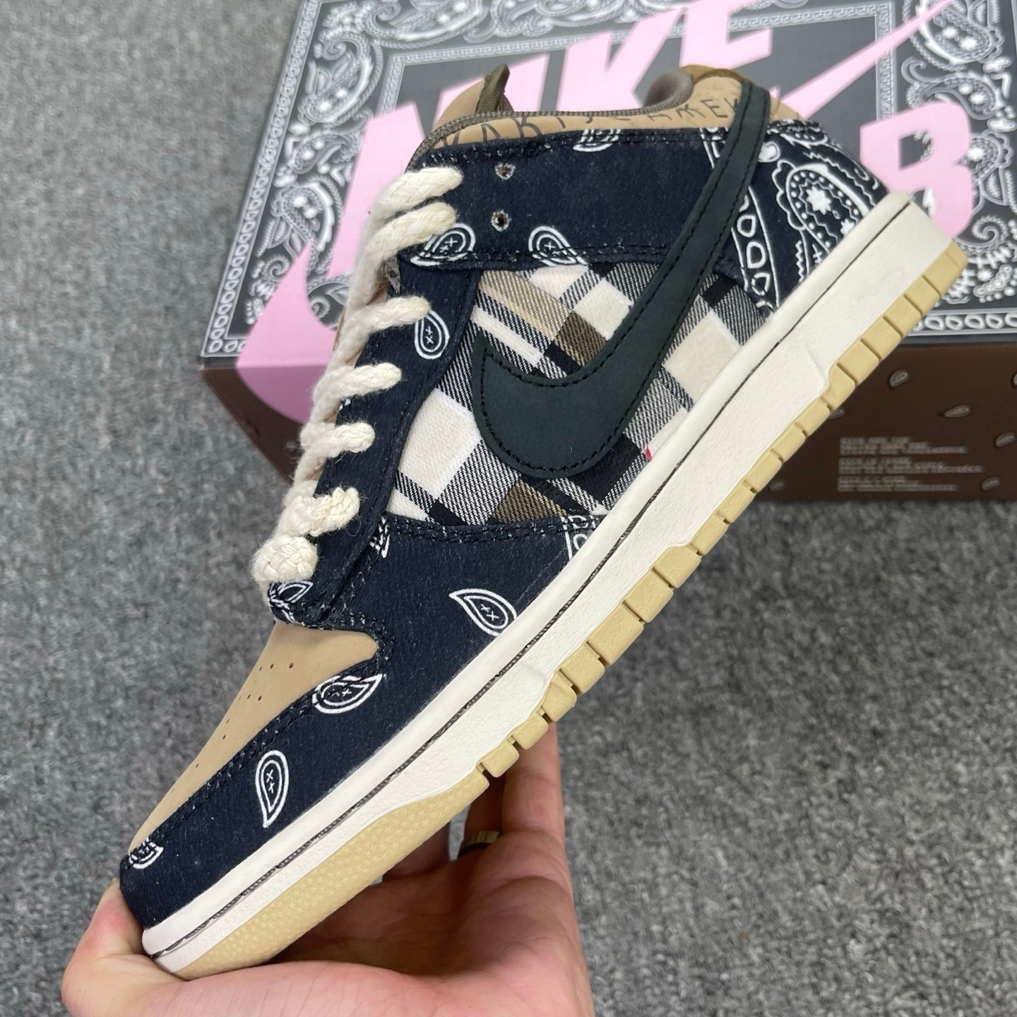 Nike SB Dunk Low x Travis Scott "Paisley Bandana"