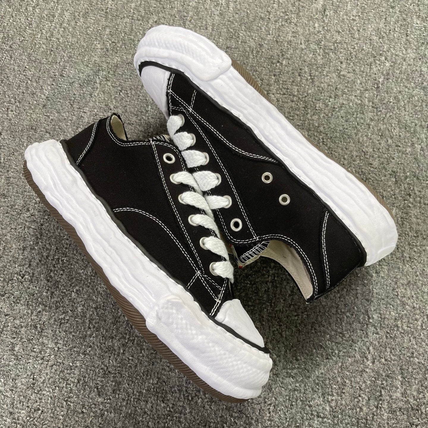 MIHARA YASUHIRO "Black/White"